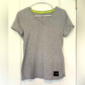 Calvin Klein Performance Stretch V-Neck Tee, Grey, size Small